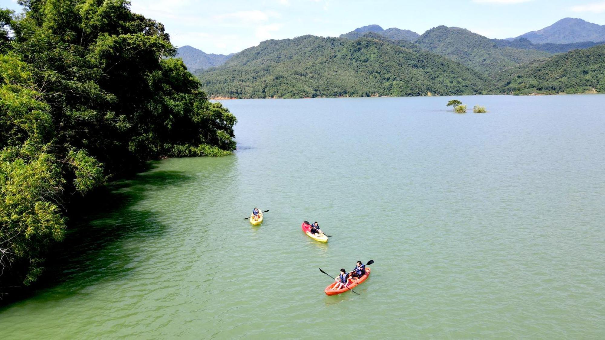 Mai Chau Hideaway Lake Resort Bagian luar foto