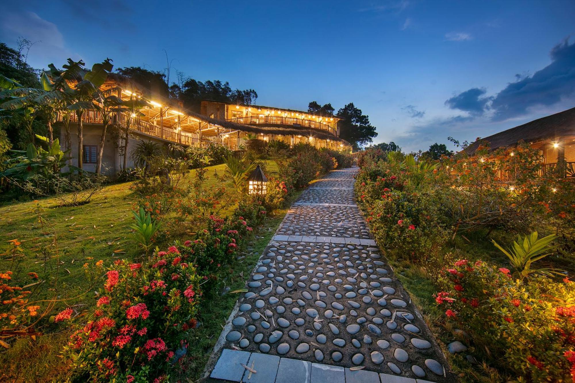 Mai Chau Hideaway Lake Resort Bagian luar foto